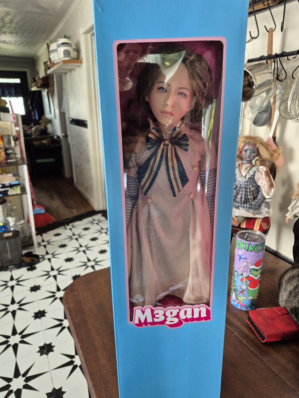 Mɛgan Doll Spirit Halloween